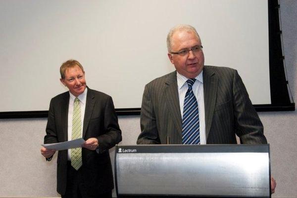 Hon Dr Nick Smith, Minister for the Environment + Prof Roger Field, Vice-Chancellor, Lincoln University.